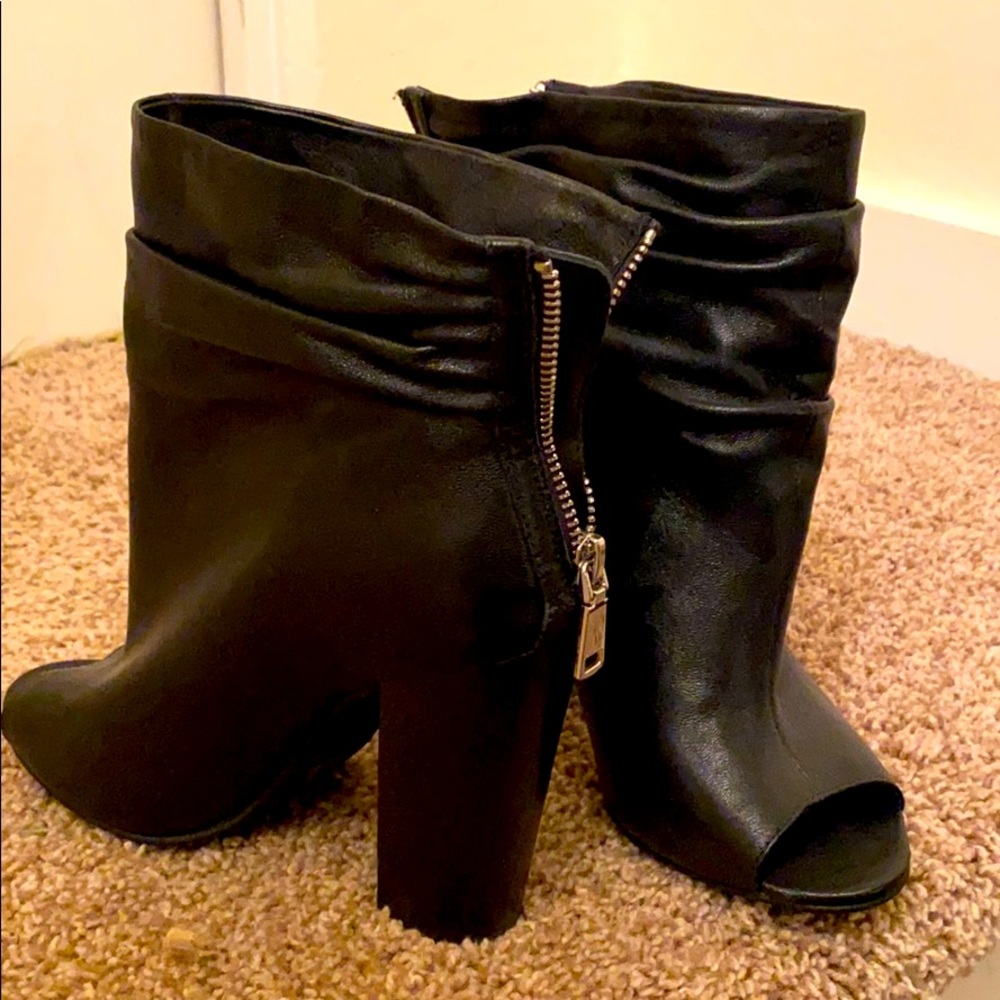 Chinese Laundry black leather peep toe booties